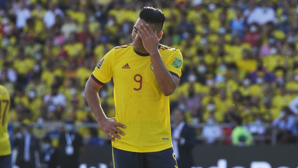 Estatua de Radamel Falcao en Colombia se viraliza por el poco parecido con el futbolista [Video]