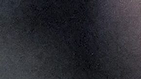 Dana Sandoval, de Guadalajara, a la izquierda, y Jana Gutiérrez, de América, durante un partido de vuelta de cuartos de final de la liga mexicana de fútbol femenino en la Ciudad de México, el lunes 11 de noviembre de 2024. Imagen referencial.