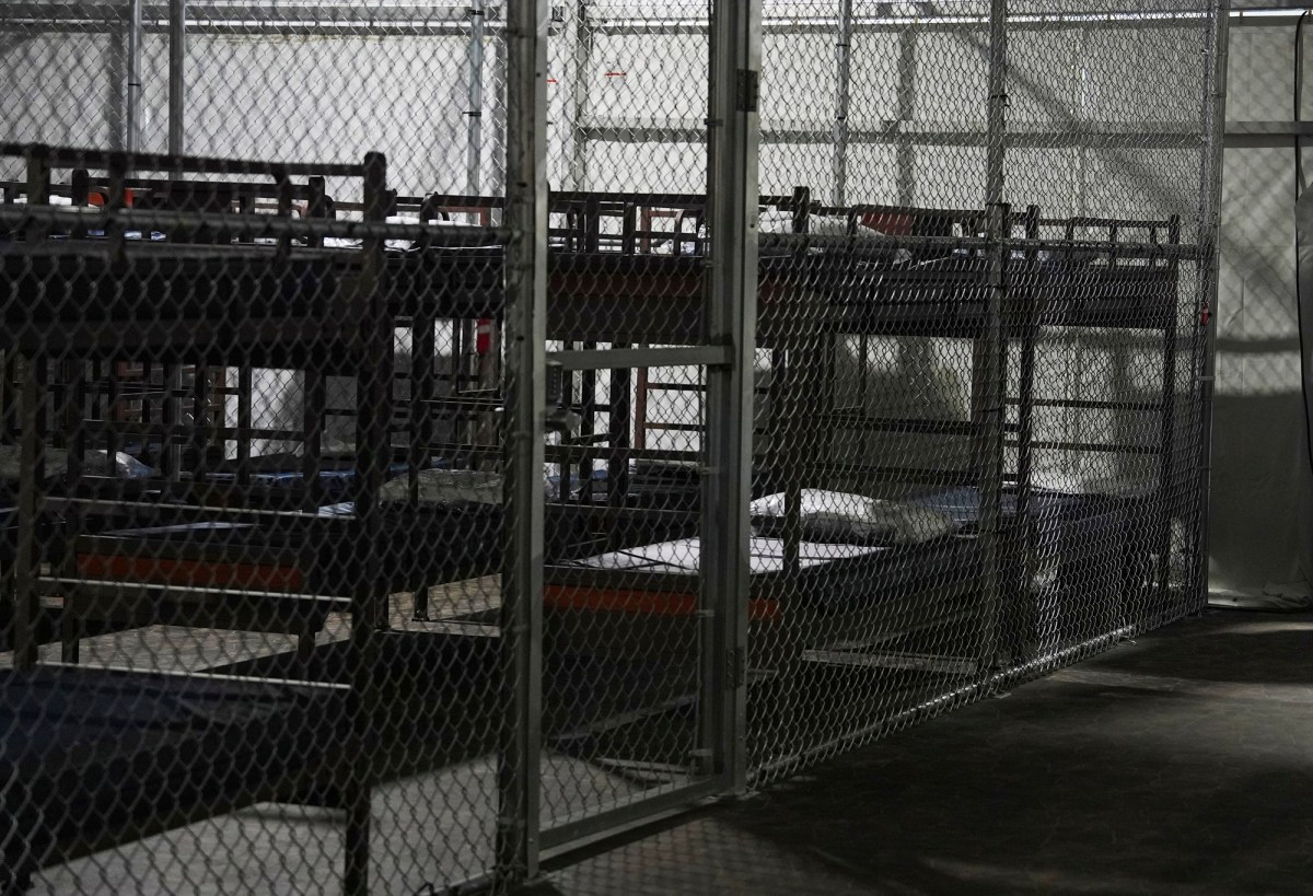 Las temidas prisiones de ICE: ‘Alligator Alcatraz’ y Krome en Florida (podcast)