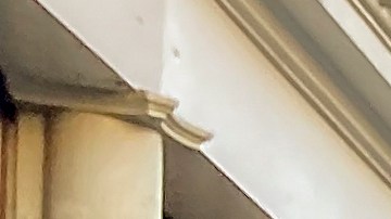 Agentes federales realizan una redada migratoria en Canal Street, en Chinatown.