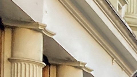 Agentes federales realizan una redada migratoria en Canal Street, en Chinatown.