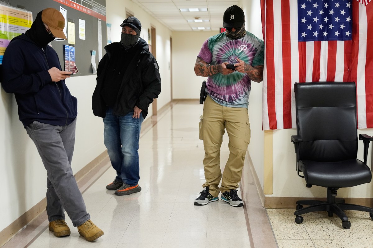 Jueza federal anula decisión de BIA en favor de política de detención de migrantes sin fianza