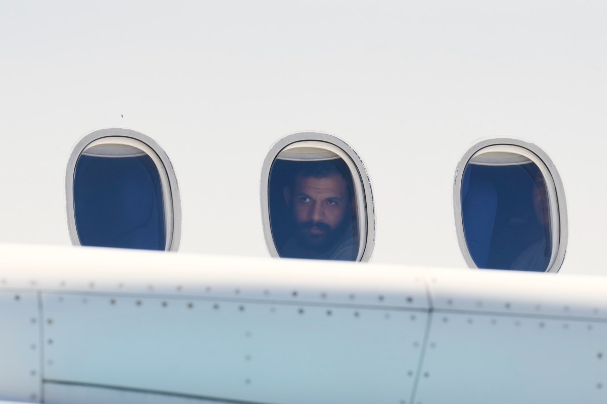 Corte de apelaciones falla a favor de la Administración Trump para mantener a migrantes detenidos sin derecho a fianza