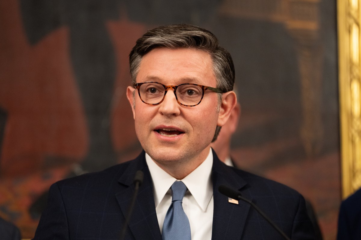 Mike Johnson confía que el cierre del Gobierno terminará el martes