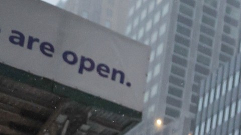 La ciudad de Nueva York todavía tiene nieve acumulada.