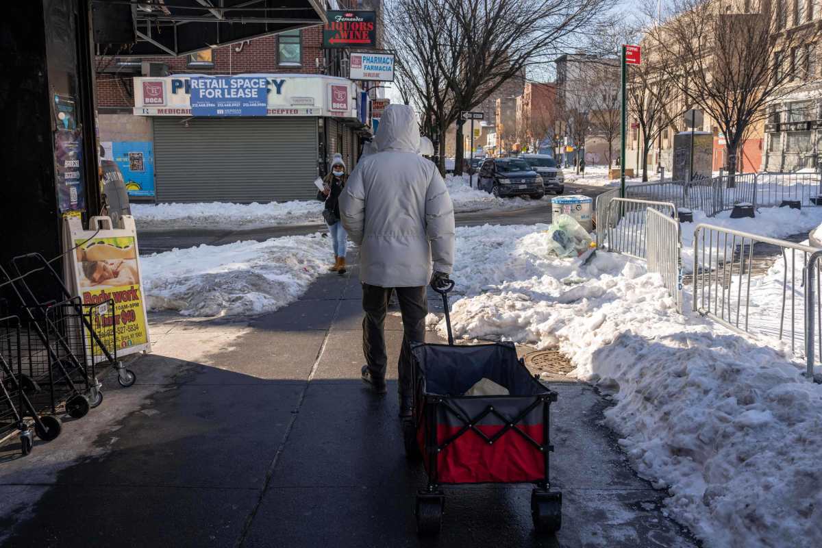Frío en NY: Hallan muerto a hombre en un tejado de Brooklyn y a otros dos en el metro, según NYPD