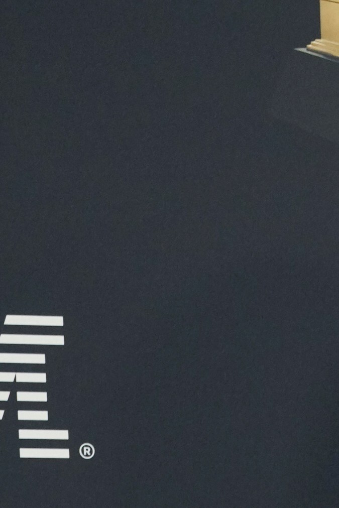 Chrissy Teigen y John Legend en la alfombra roja de los premios Grammy 2026.