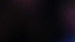 El base de los New Orleans Pelicans, Jose Alvarado, avanza con el balón por la cancha contra los Charlotte Hornets durante la segunda mitad de un partido de baloncesto de la NBA en Charlotte, Carolina del Norte.