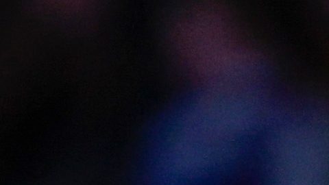 El base de los New Orleans Pelicans, Jose Alvarado, avanza con el balón por la cancha contra los Charlotte Hornets durante la segunda mitad de un partido de baloncesto de la NBA en Charlotte, Carolina del Norte.