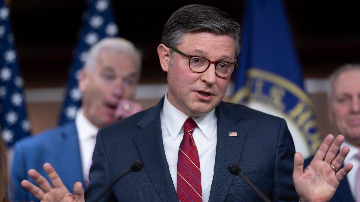 Johnson busca apoyo antes de votación para poner fin al cierre parcial del gobierno