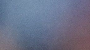 El linebacker de los Seattle Seahawks, Derick Hall (58), celebra tras derribar al quarterback de los New England Patriots, Drake Maye, durante la primera mitad del partido de la Super Bowl 60 de la NFL, el domingo 8 de febrero de 2026, en Santa Clara, California.