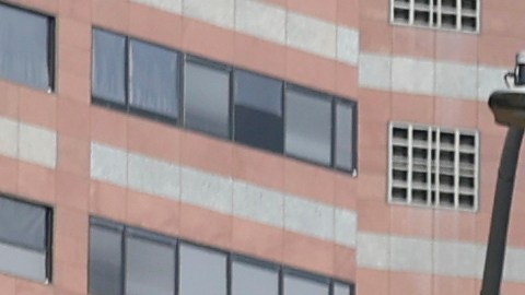 Snyder calificó la normativa como discriminatoria.