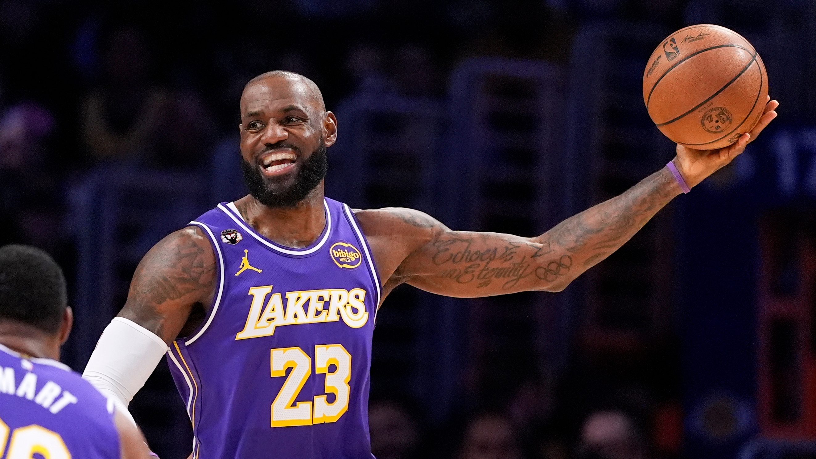 LeBron James rompe otro récord histórico: el triple-doble más veterano ...