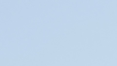 Partidarios del príncipe heredero iraní, Reza Pahlavi, en el exilio, portan una pancarta que recuerda a las personas asesinadas en Irán durante el reciente levantamiento.