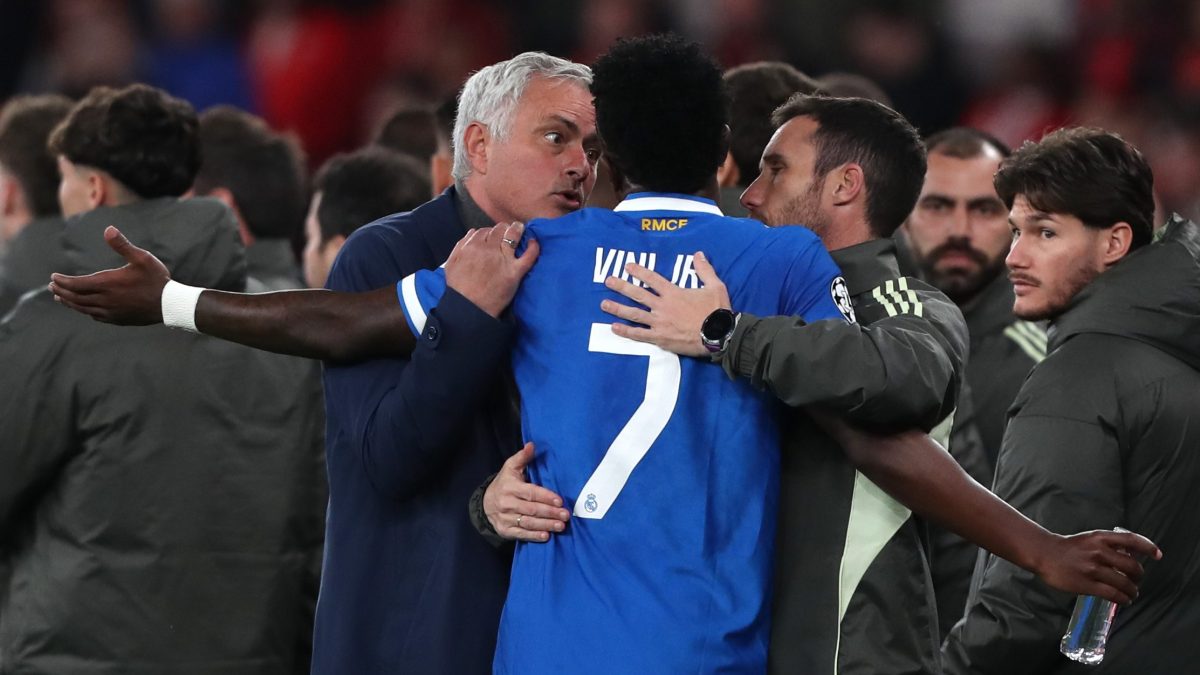 Mourinho critica la actitud de Vinícius: “Pasa muchas veces en muchos estadios. Siempre es lo mismo”