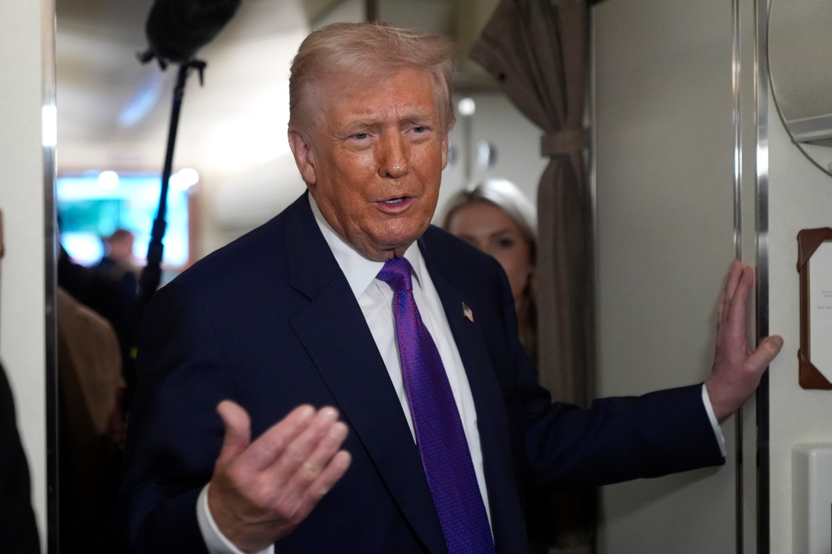 Trump acusa a Obama de filtrar información clasificada sobre extraterrestres