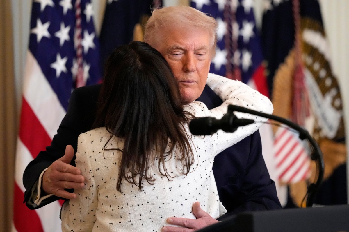 Trump crea un día oficial en memoria de familias víctimas de inmigrantes indocumentados