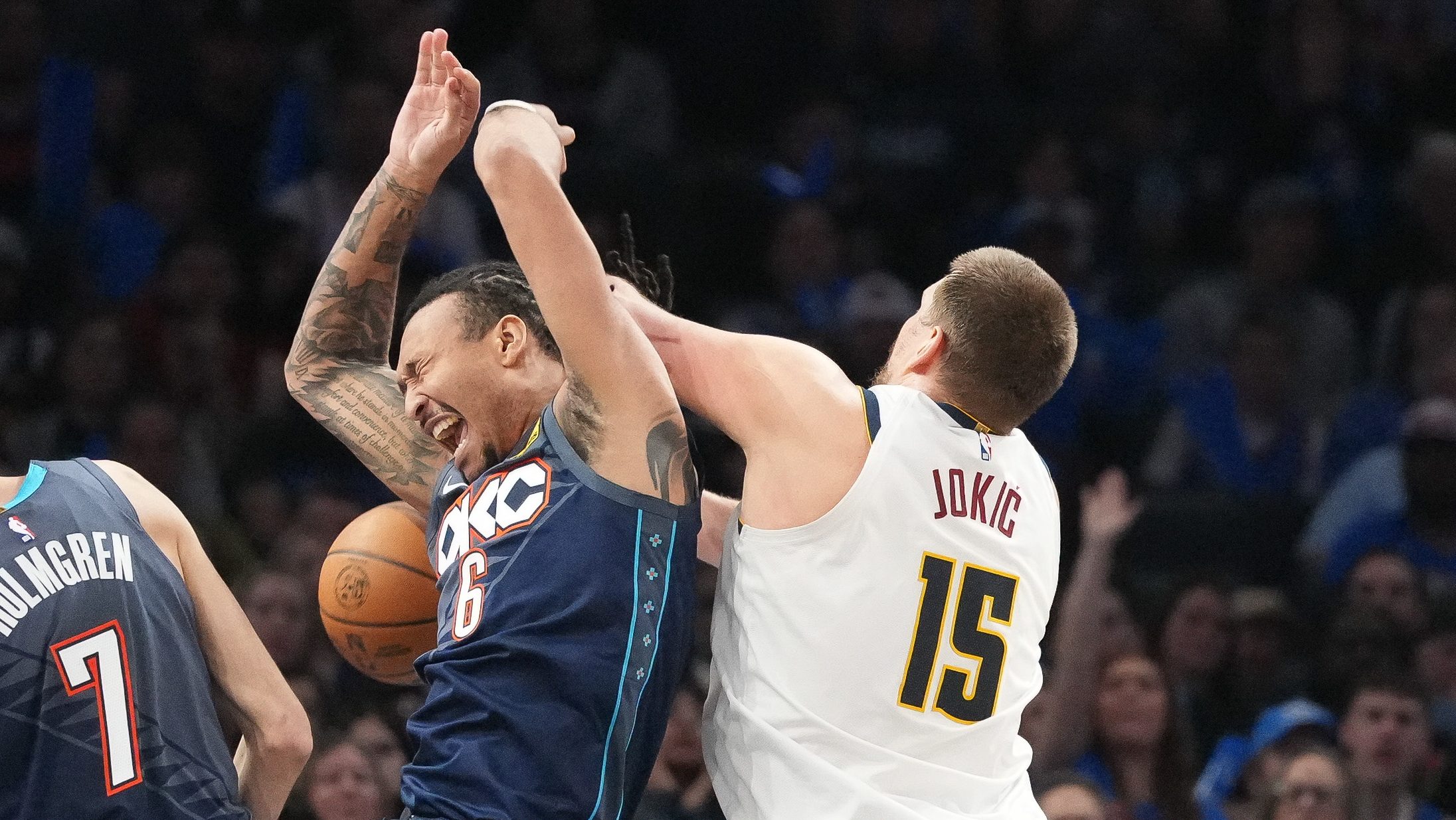 Nikola Jokic prende pelea ante Oklahoma tras recibir golpe de Lu Dort ...