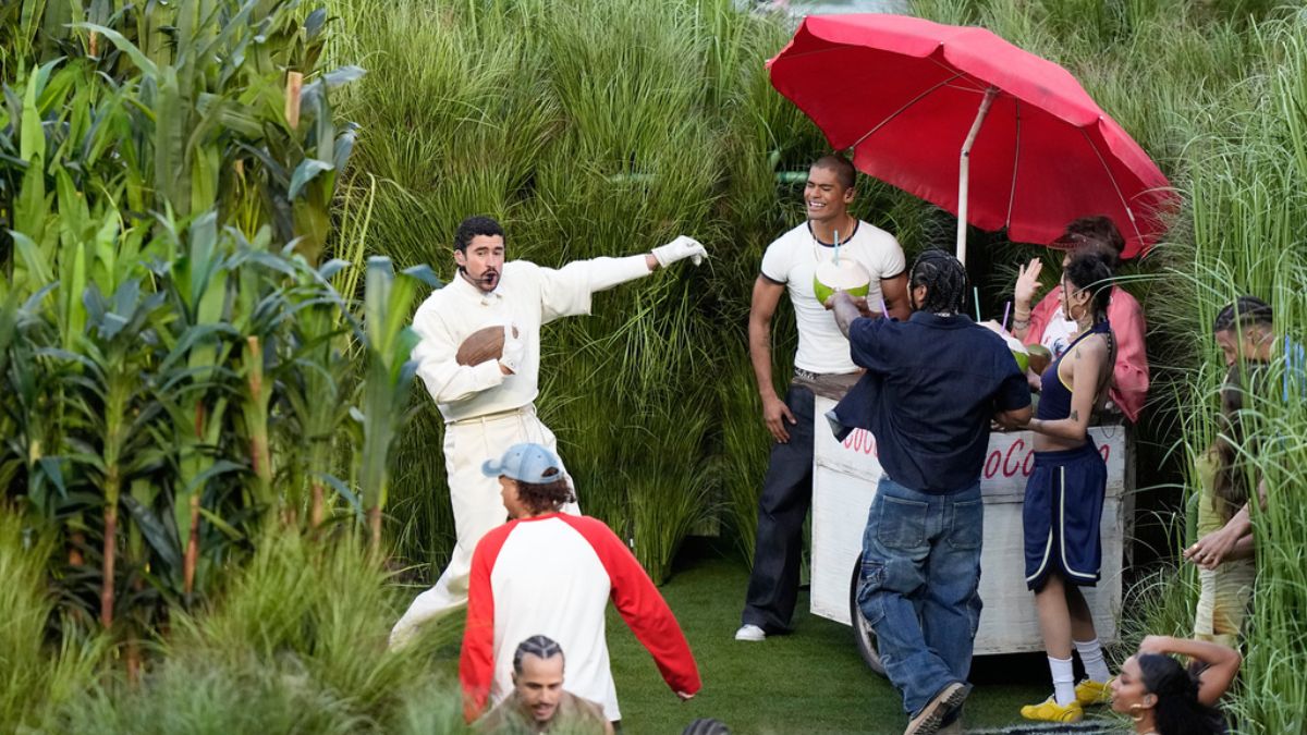 $5,000 por el disfraz de arbusto del show de Bad Bunny