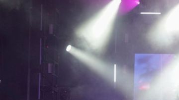 La jornada avanzó entre humor, electrónica británica y ritmos caribeños que animaron a la Quinta Vergara