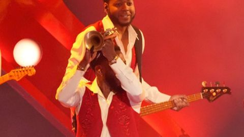 El artista retoma la esencia retro que ha influido profundamente en su carrera musical