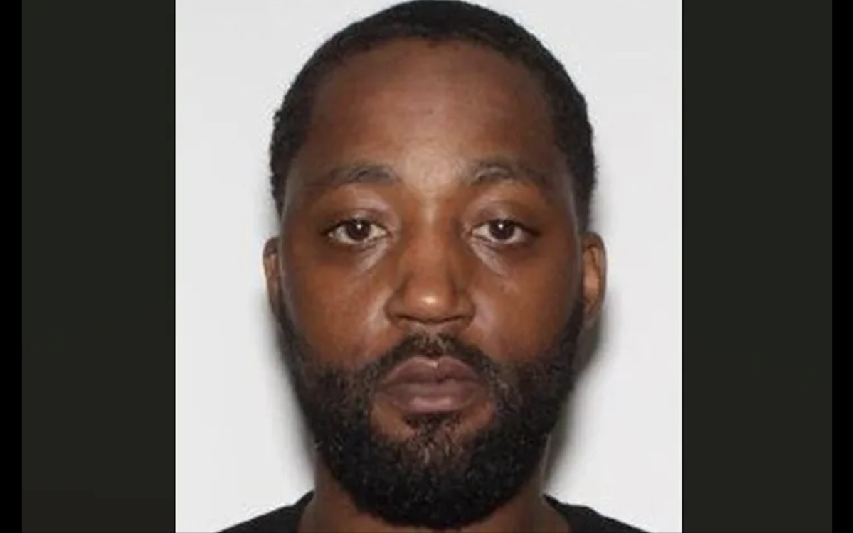 NYPD publica foto del pistolero buscado por tiroteo mortal en un bar de Brooklyn