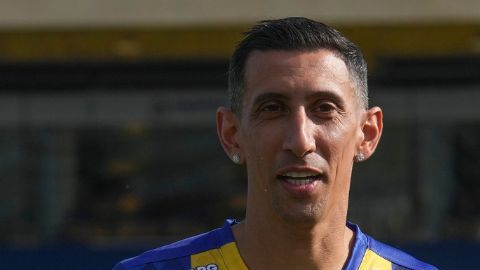Ángel Di María apoya a Andy Borregales.