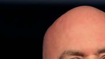 Dana White enfrentado con Óscar de la Hoya.