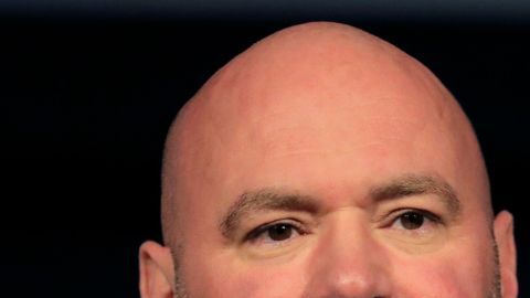 Dana White enfrentado con Óscar de la Hoya.