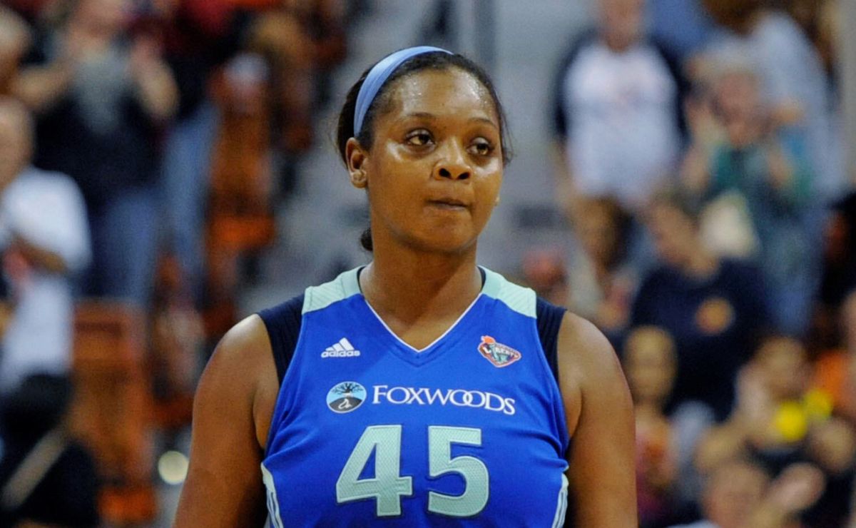 Murió a los 43 años la campeona de la WNBA Kara Braxton