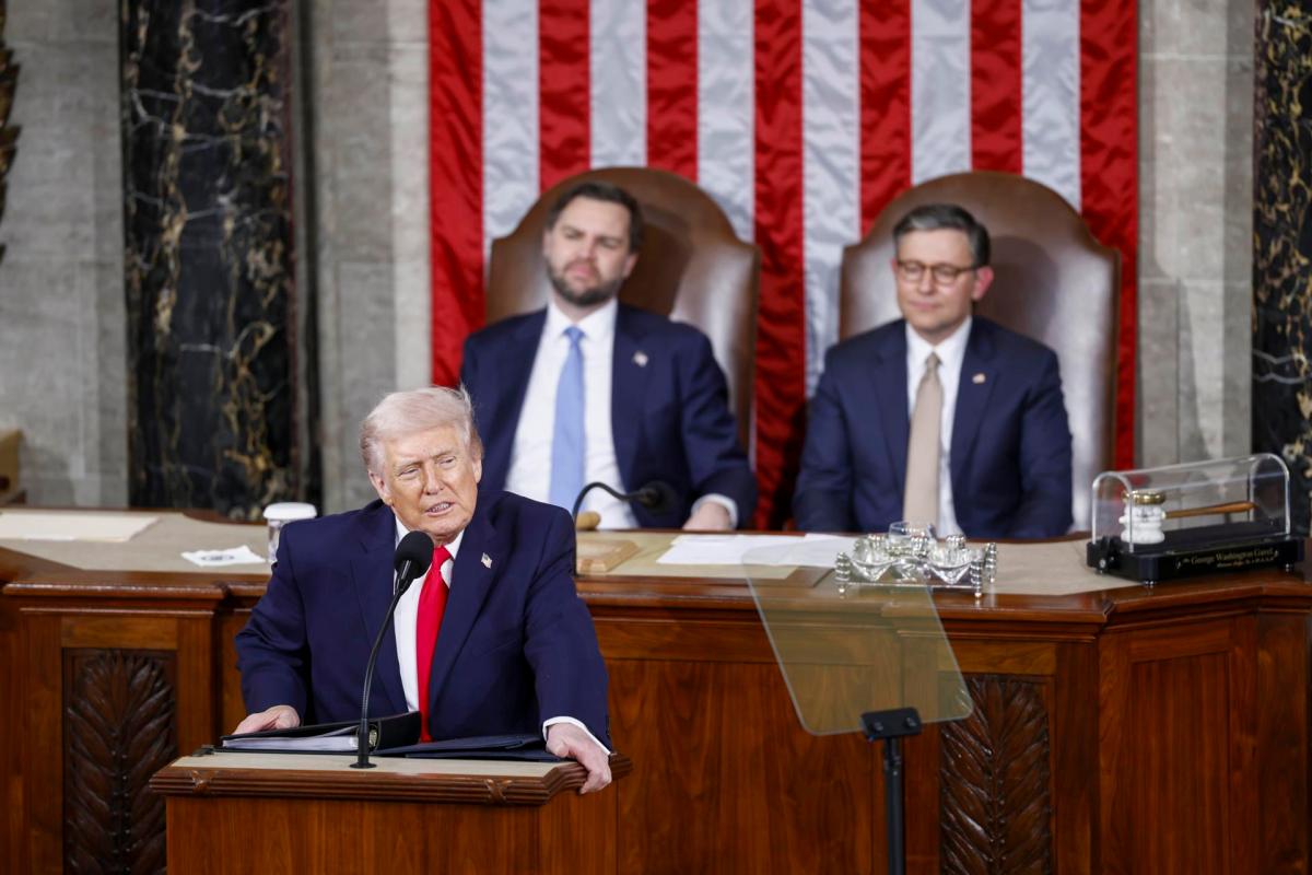 Trump da el discurso del Estado de la Unión más largo en la historia del Congreso