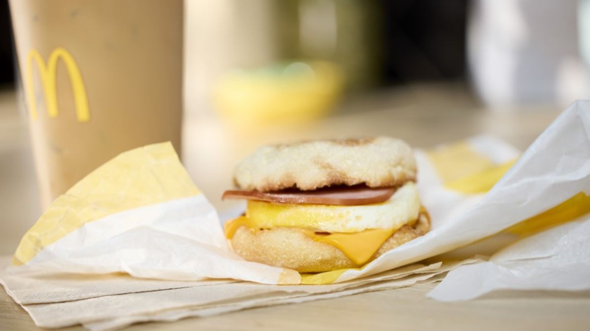 El legendario Egg McMuffin cumple 55 años y McDonald’s lo festeja con una oferta de $1