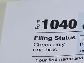 El tamaño del reembolso depende de factores como ingresos anuales, dependientes, créditos reclamados y retenciones.