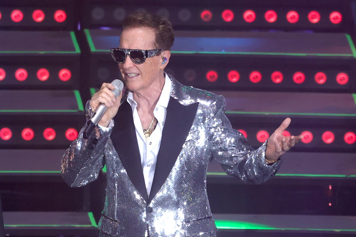 Emmanuel se ausenta de su show tras ser hospitalizado de emergencia