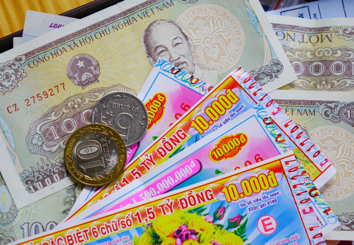 Empleados de una fábrica en Vietnam demandan al dueño por no compartir con ellos un premio de lotería