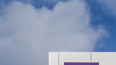 FedEx es la primera empresa que emprende una demanda legal en busca de recuperar el dinero pagado por aranceles establecidos en la IEEPA.