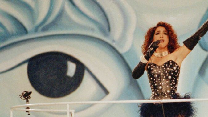 Gloria Estefan durante el Super Bowl XXVI de 1992.