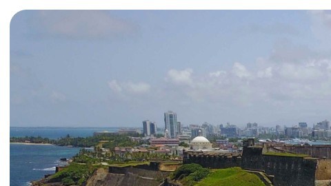 Vistas aéreas de Groenlandia y de Puerto Rico