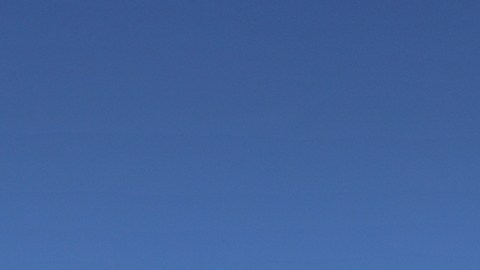 "Fuera ICE": activistas repartieron toallas en el Super Bowl contra redadas migratorias