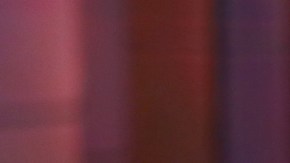 Jimena Gállego y Javier Poza, conductores del reality show La Casa de los Famosos.