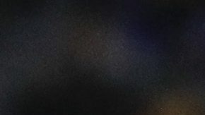 Reportero de ESPN, John Sutcliffe, informa desde la banda.