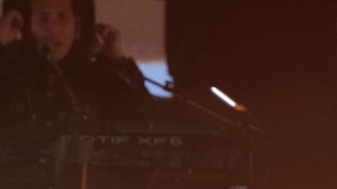 El músico compartió anécdotas y su visión sobre la vida de los hispanos en EE.UU., horas antes de subir al escenario