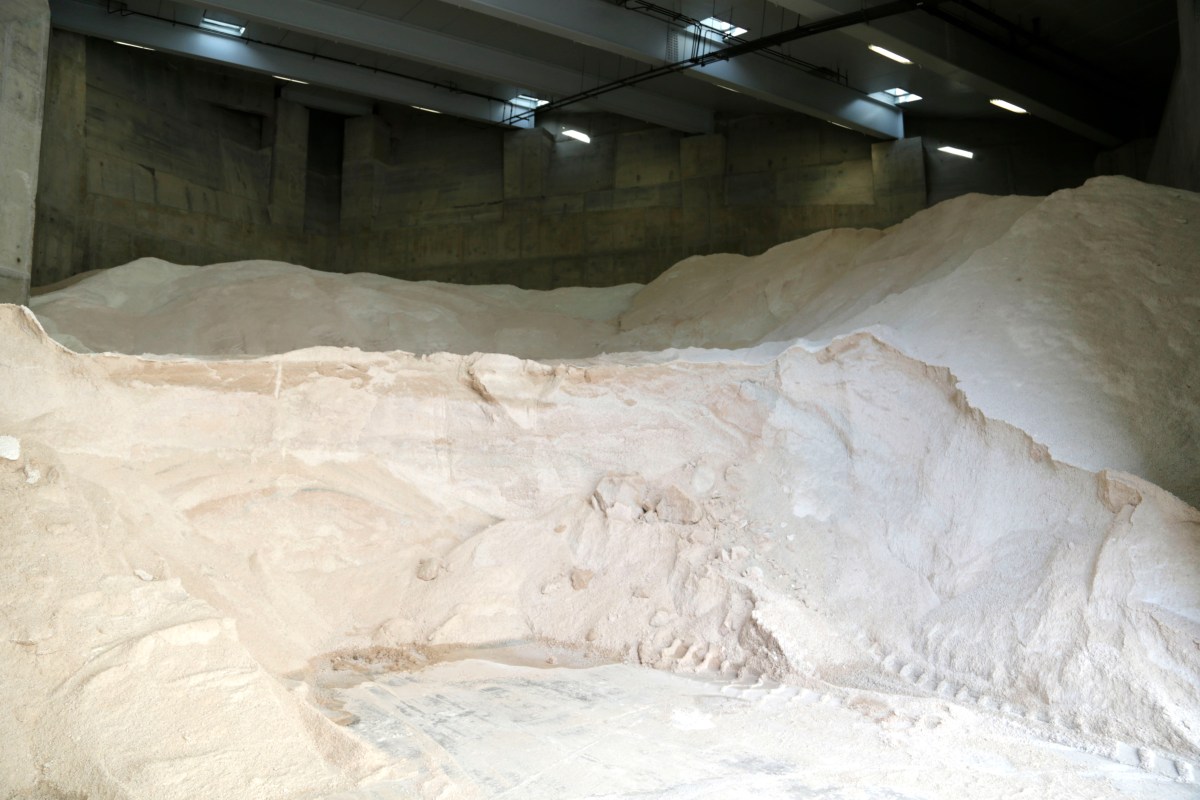 La sal que mantiene transitables las calles de NYC tras las nevadas proviene de Latinoamérica