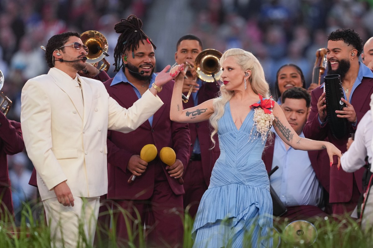 Lady Gaga agradece a Bad Bunny tras su show en el Super Bowl: “Fue un honor absoluto”