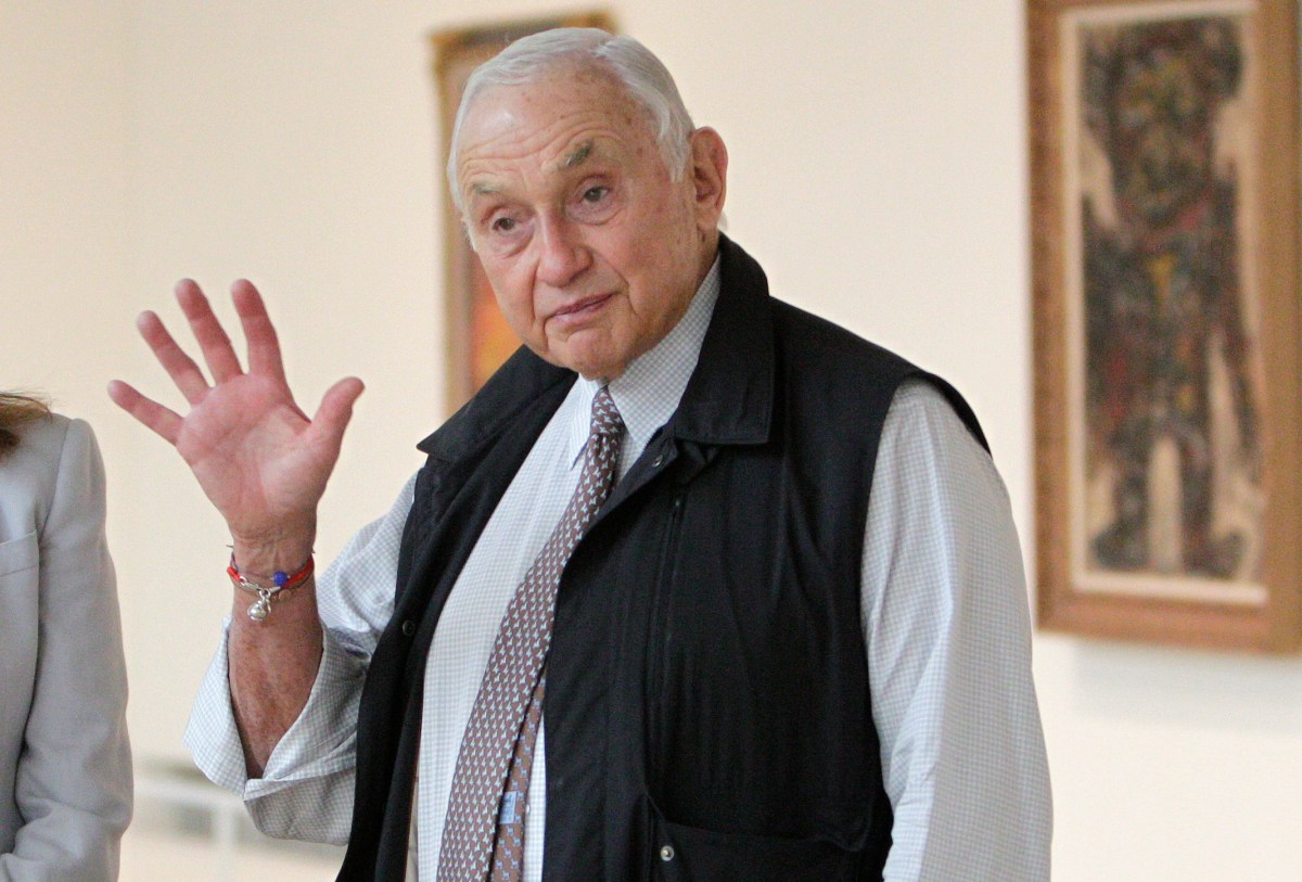 Les Wexner, exdirector de Victoria’s Secret, asegura ante el Congreso que fue estafado por Jeffrey Epstein