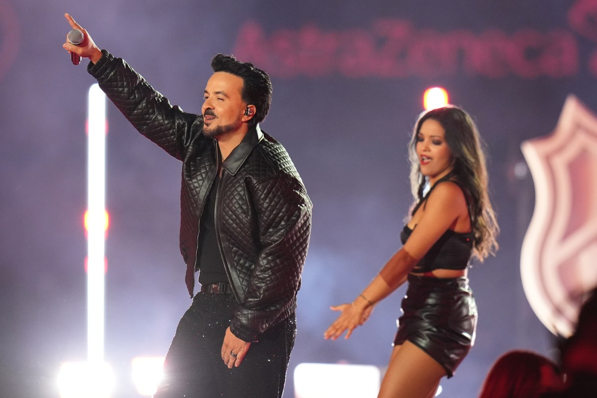 Luis Fonsi se pronuncia en contra de ICE: “Siento vergüenza”