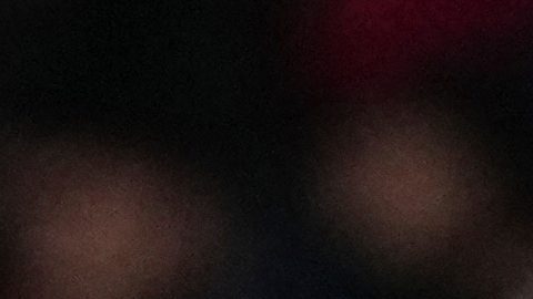 Federico Valverde, del Real Madrid, a la izquierda, celebra un gol con su compañero de equipo Kylian Mbappé del Real Madrid durante un partido de fútbol de La Liga española entre Osasuna y Real Madrid en Pamplona, ​​España, el sábado 21 de febrero de 2026.