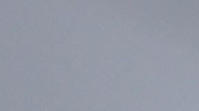 Variedad de bebidas frías de McCafé de McDonald's que incluye cafés helados con crema, refrescos frutales coloridos y bebidas energéticas.