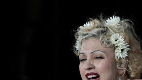 La artista recibió el aplauso masivo de una audiencia que celebró su recorrido musical