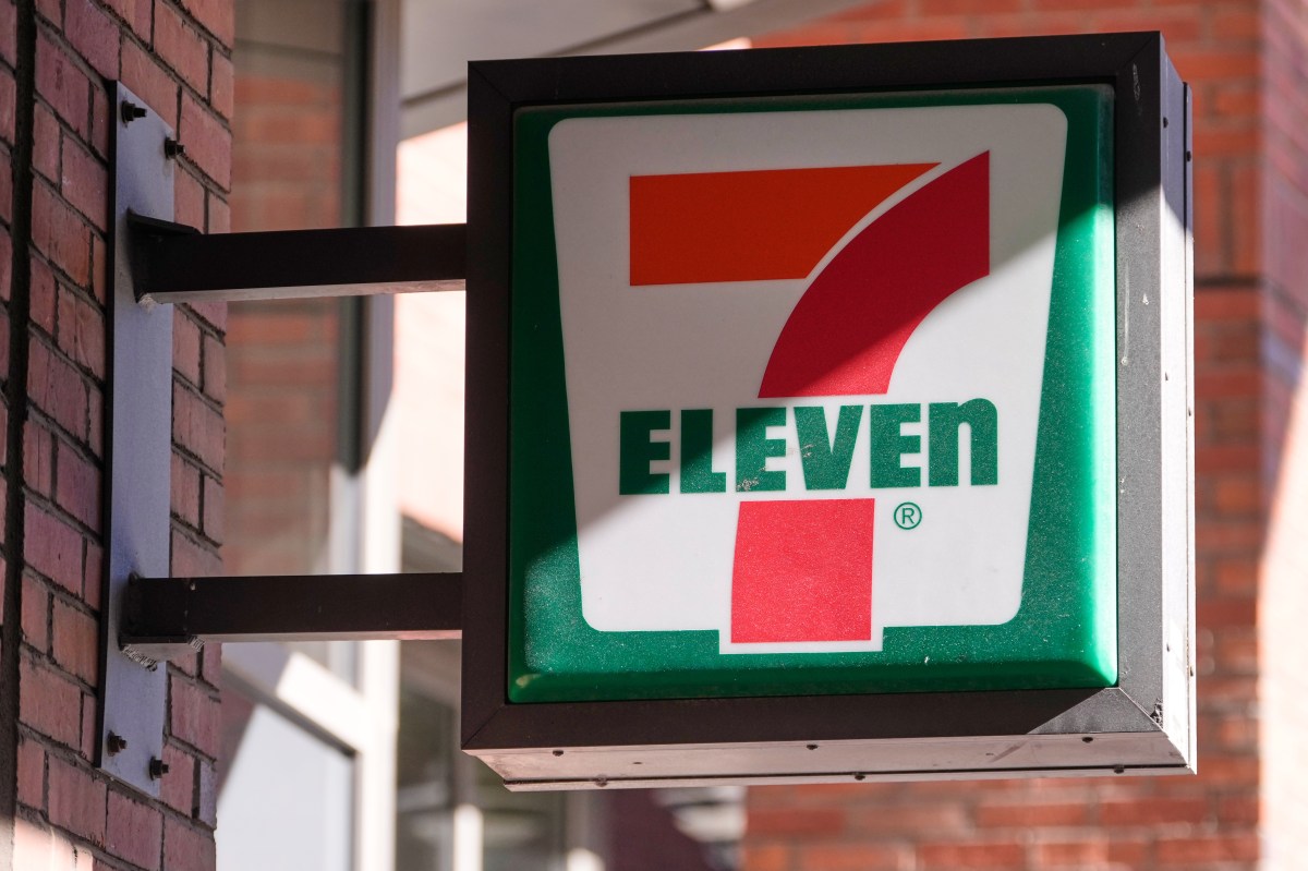 Robo en serie a 7-Eleven en Nueva York: ladrones se llevan más de $10,000 en cigarrillos y efectivo